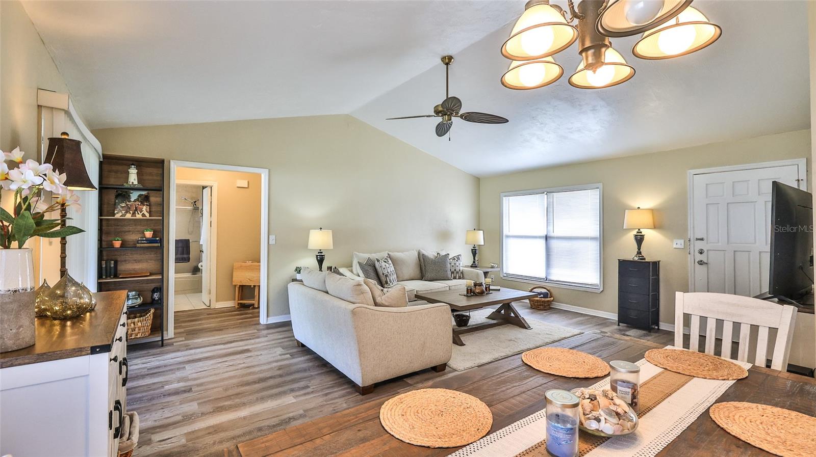 Image 9 of 30 For 2417 Sabal Palm Drive