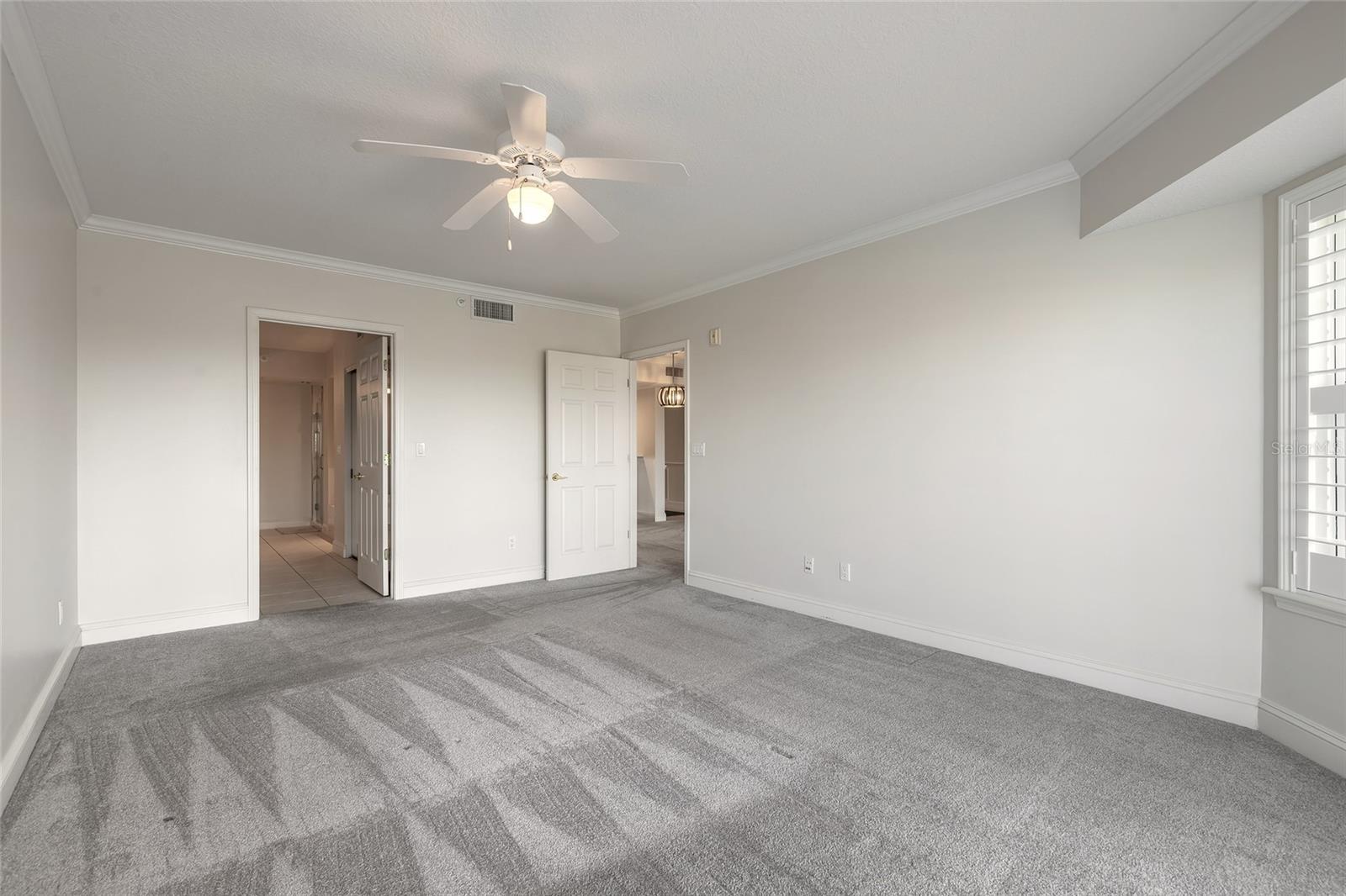 Image 16 of 81 For 4650 Links Village Drive A401