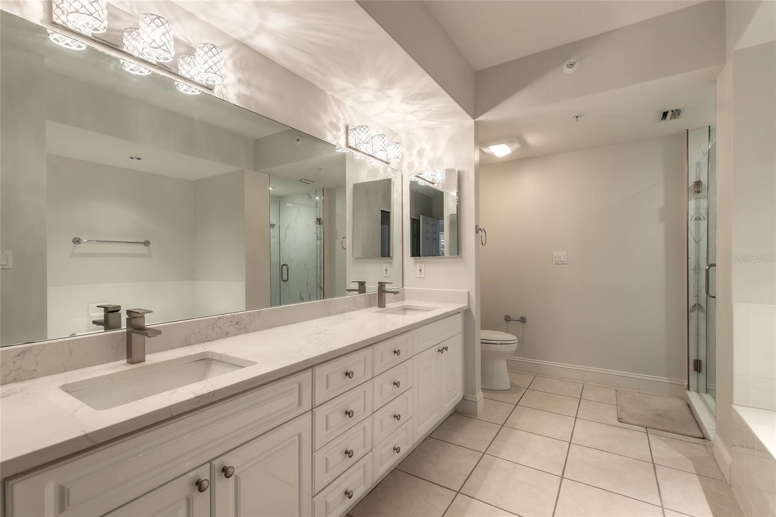 Image 18 of 81 For 4650 Links Village Drive A401