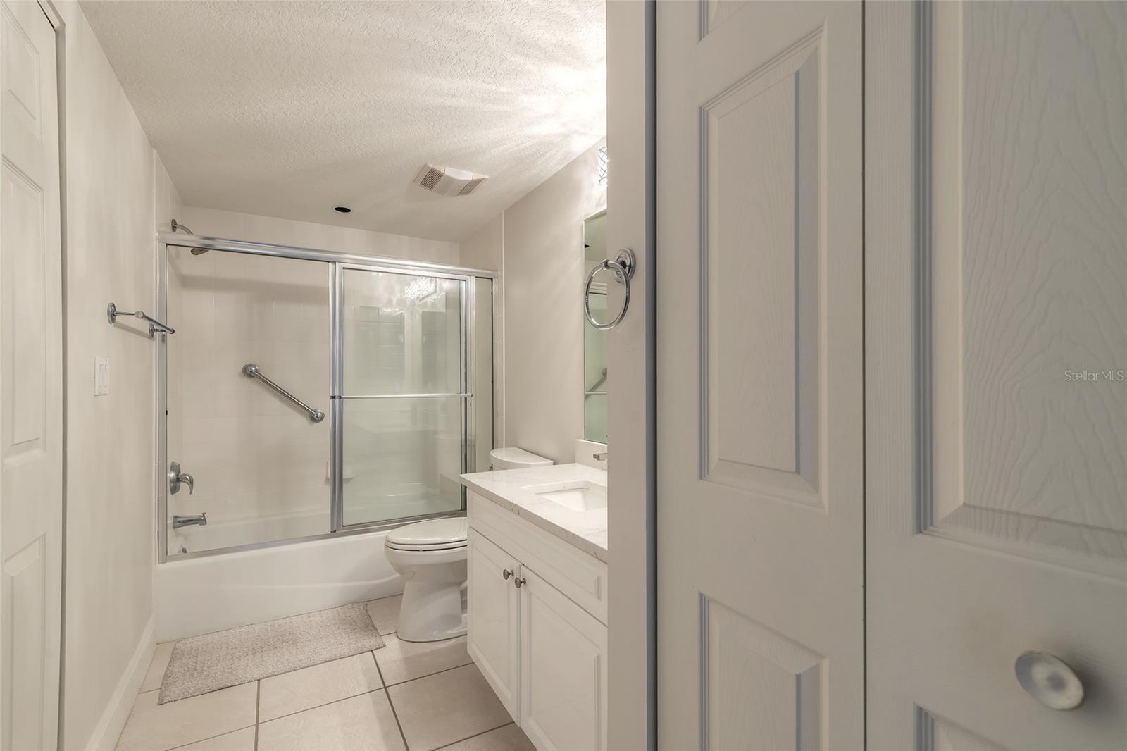 Image 23 of 81 For 4650 Links Village Drive A401