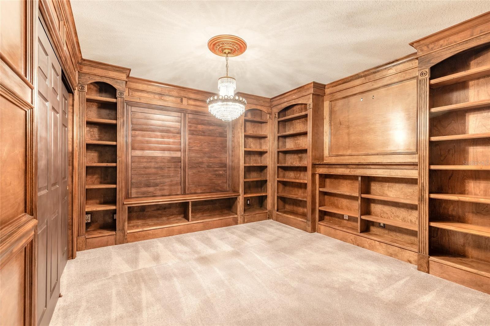 Image 26 of 81 For 4650 Links Village Drive A401