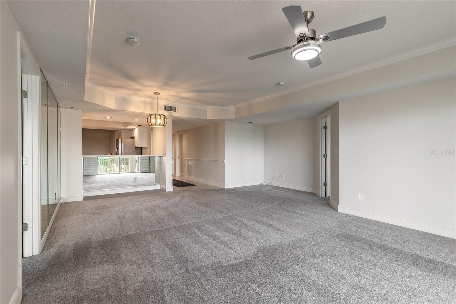 Image 6 of 81 For 4650 Links Village Drive A401