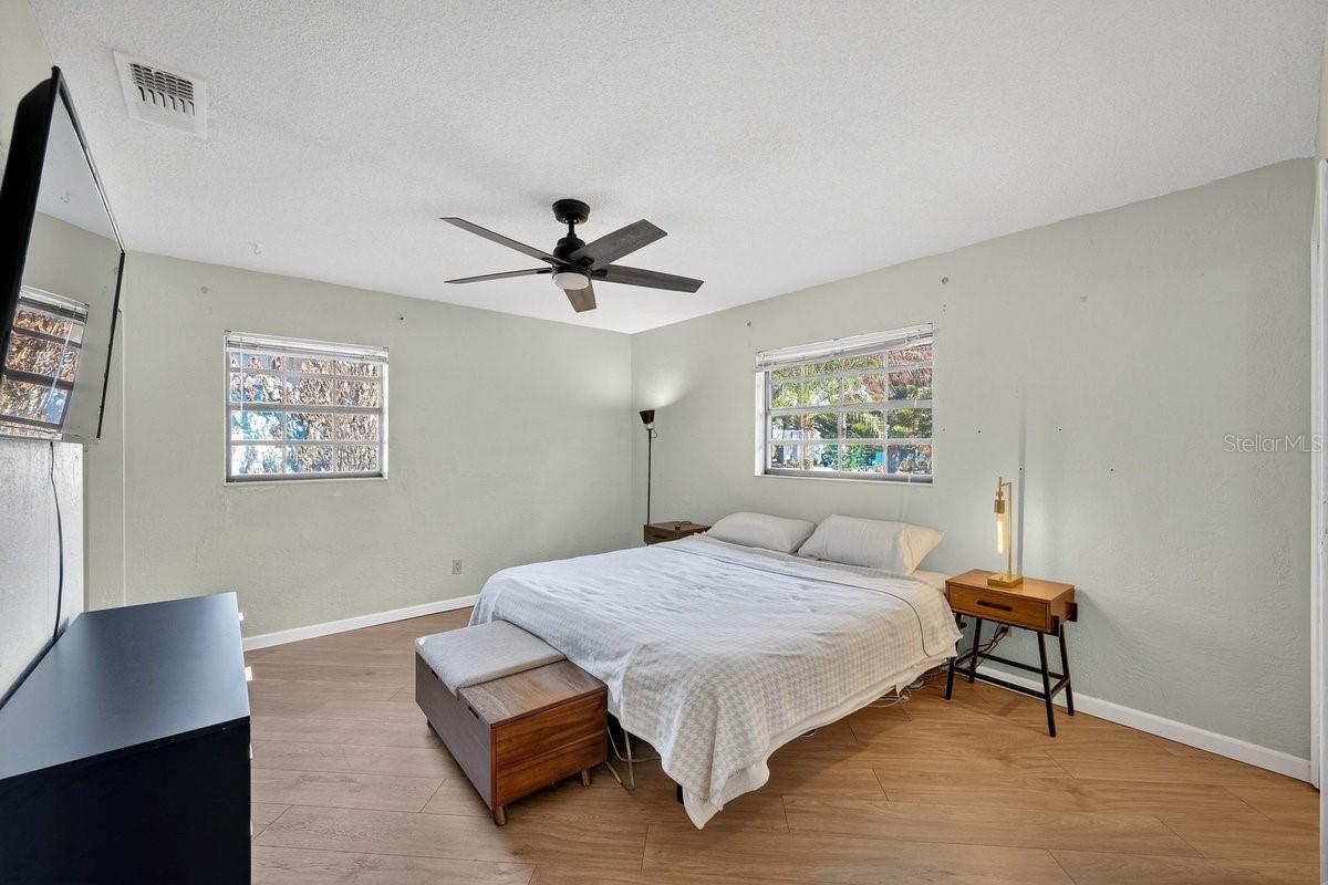 Image 11 of 26 For 2560 Westwood Avenue