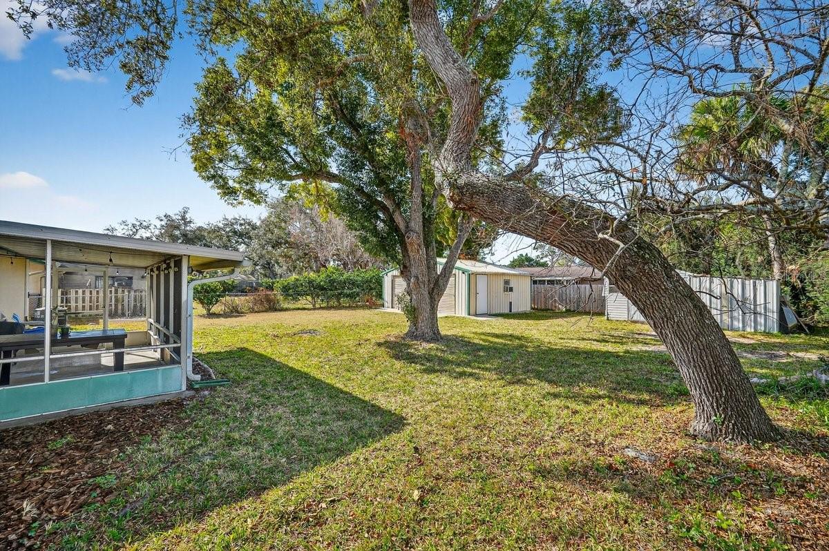 Image 21 of 26 For 2560 Westwood Avenue