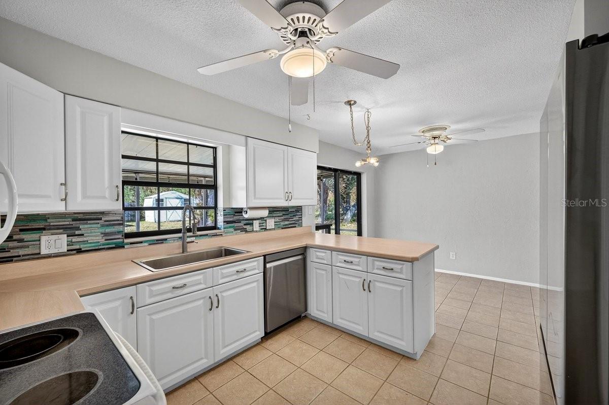 Image 8 of 26 For 2560 Westwood Avenue