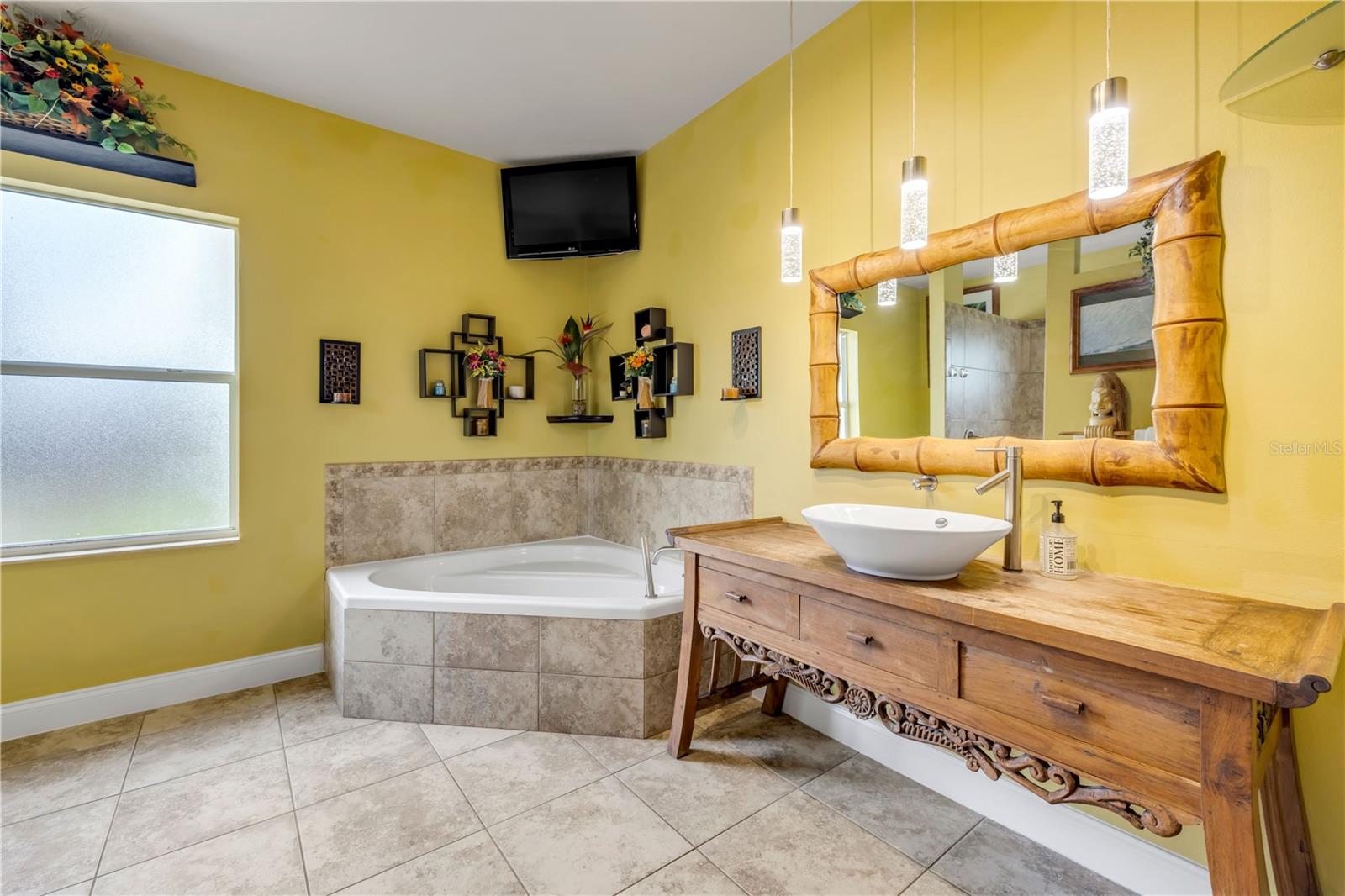 Image 16 of 59 For 4075 Crestwood Manor Drive