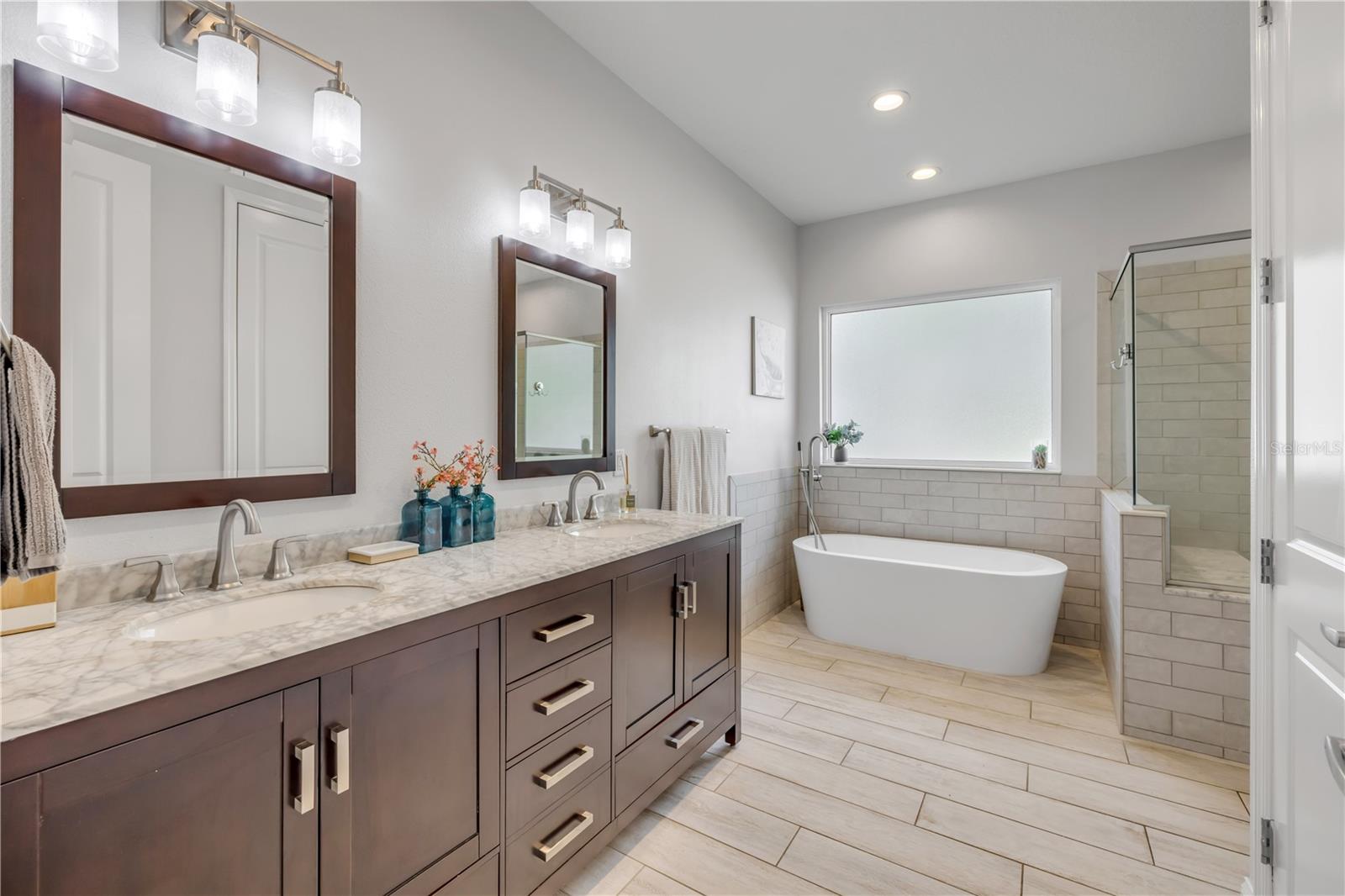 Image 25 of 59 For 4075 Crestwood Manor Drive