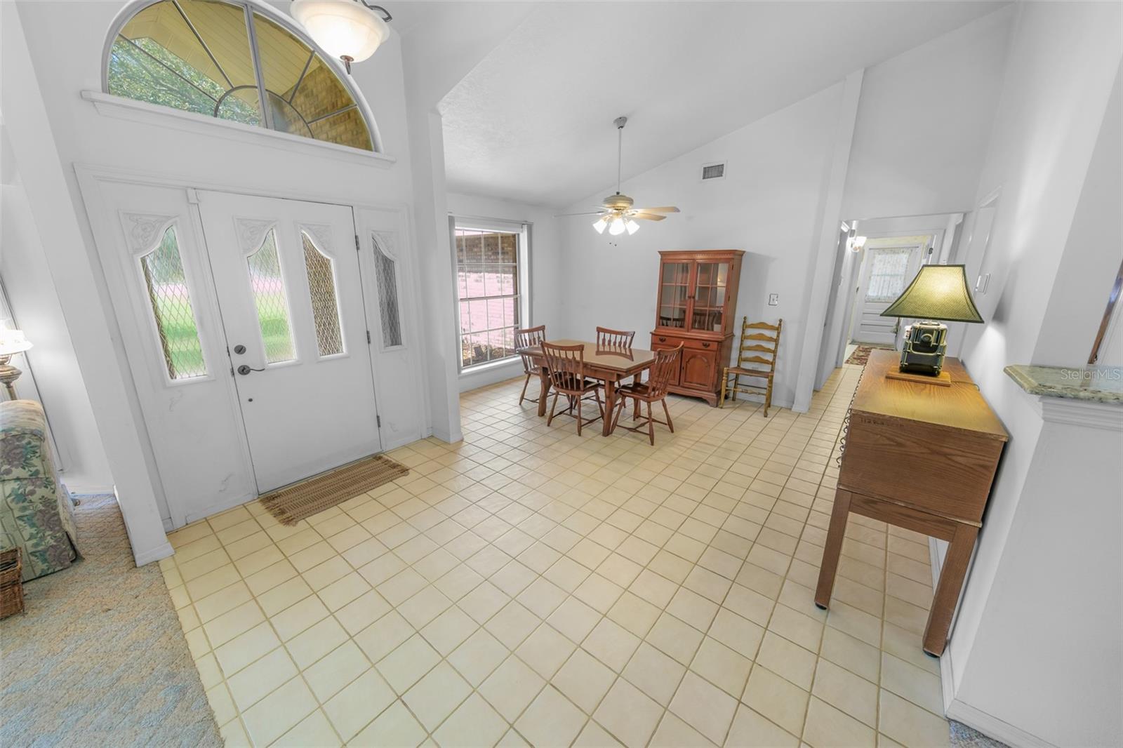 Listing photo id 11 for 4801 Peninsula Drive