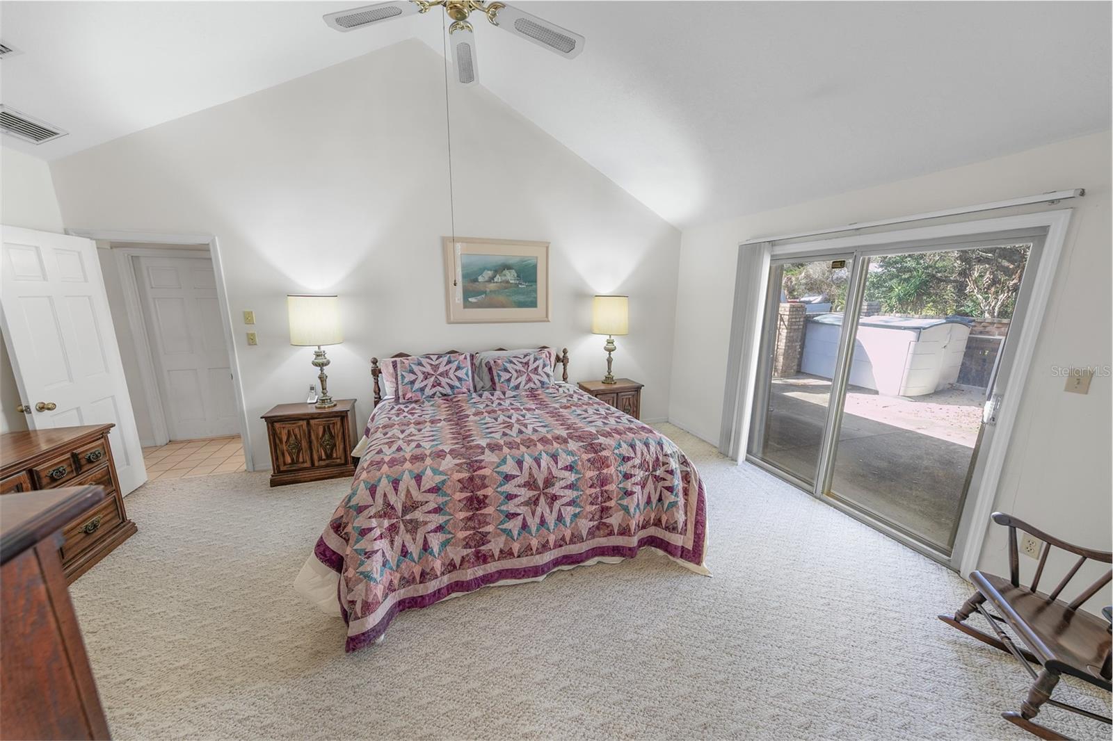 Listing photo id 21 for 4801 Peninsula Drive