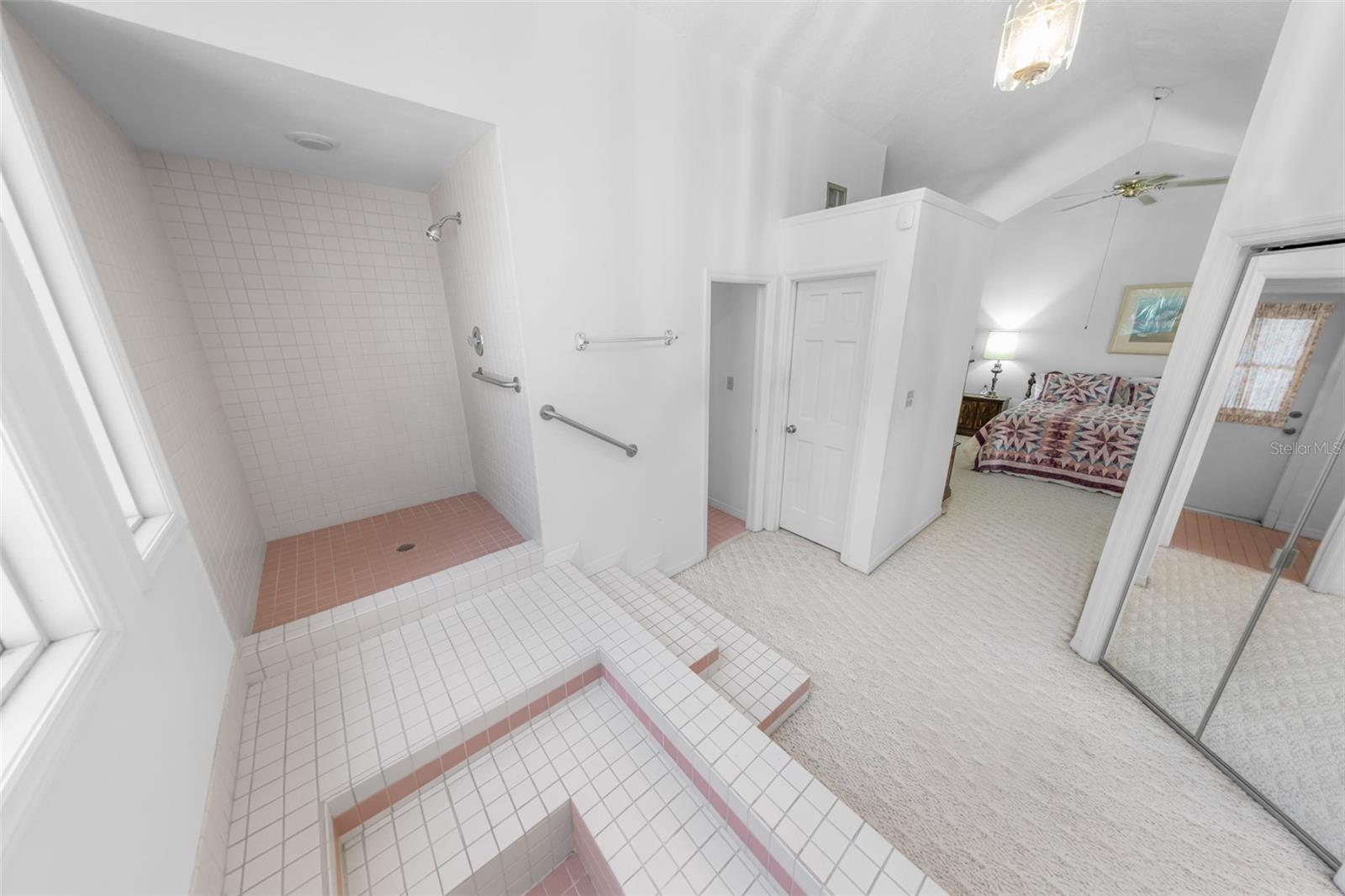 Listing photo id 25 for 4801 Peninsula Drive