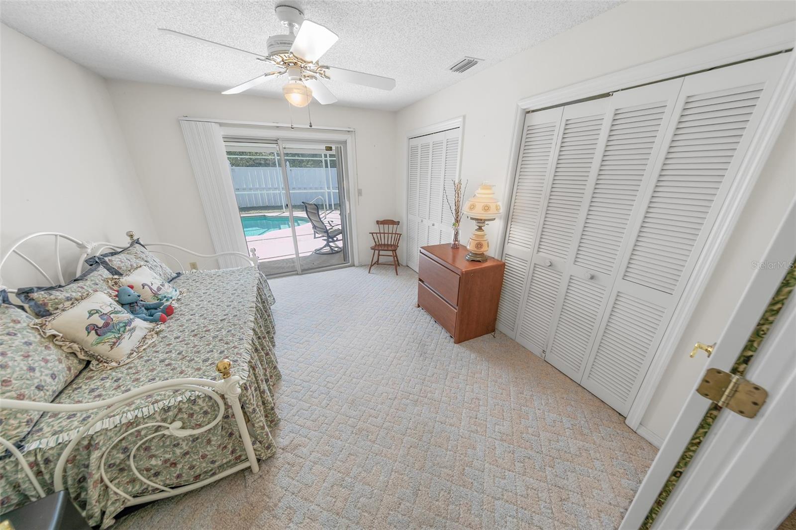 Listing photo id 29 for 4801 Peninsula Drive