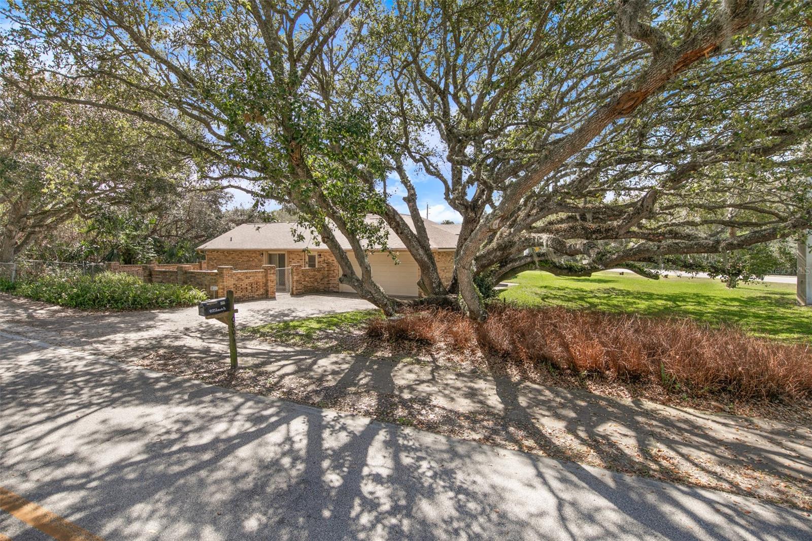 Listing photo id 44 for 4801 Peninsula Drive