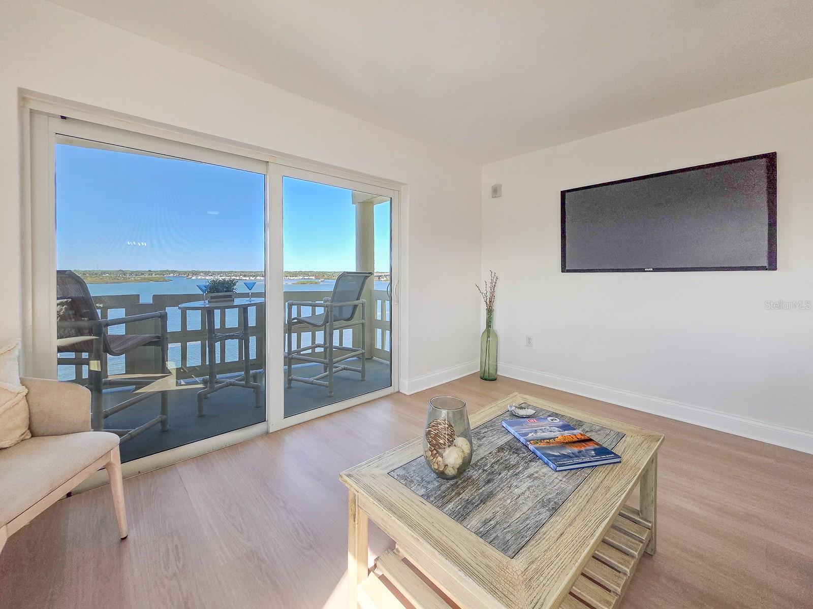 Image 12 of 57 For 3606 Peninsula Drive 614