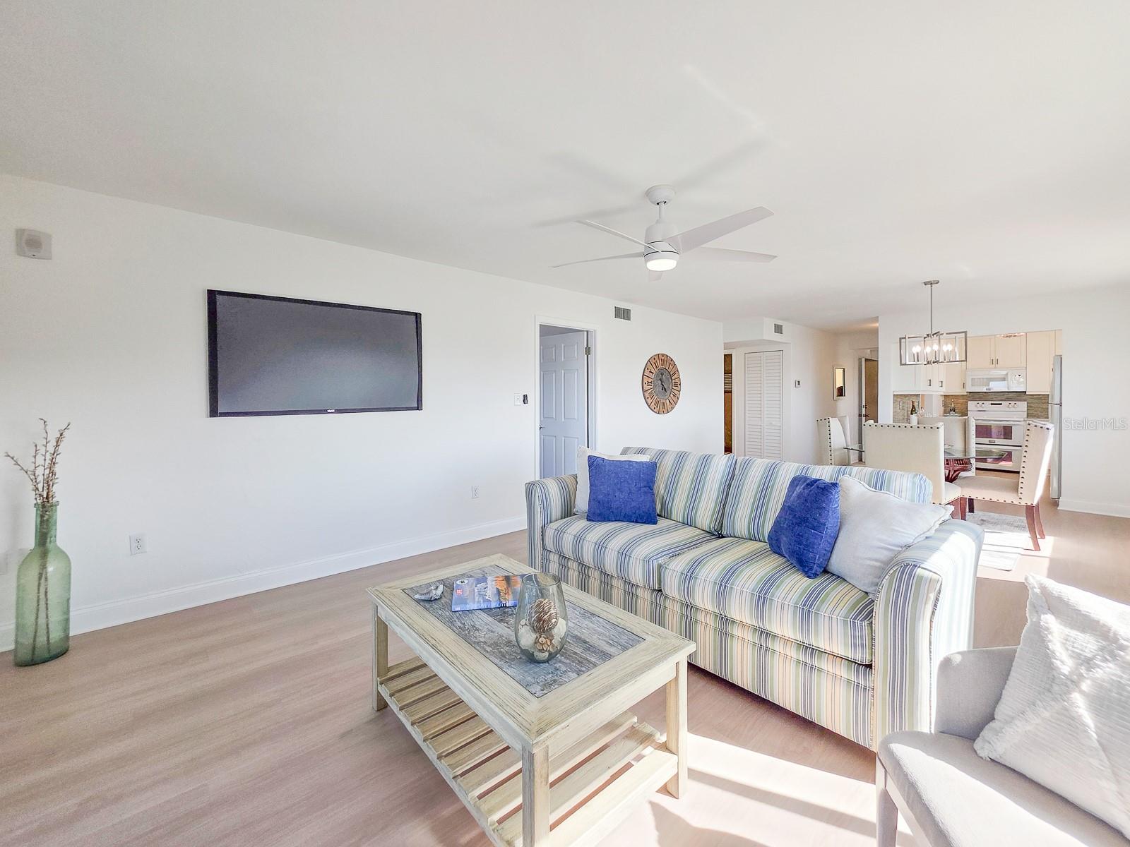 Image 17 of 57 For 3606 Peninsula Drive 614