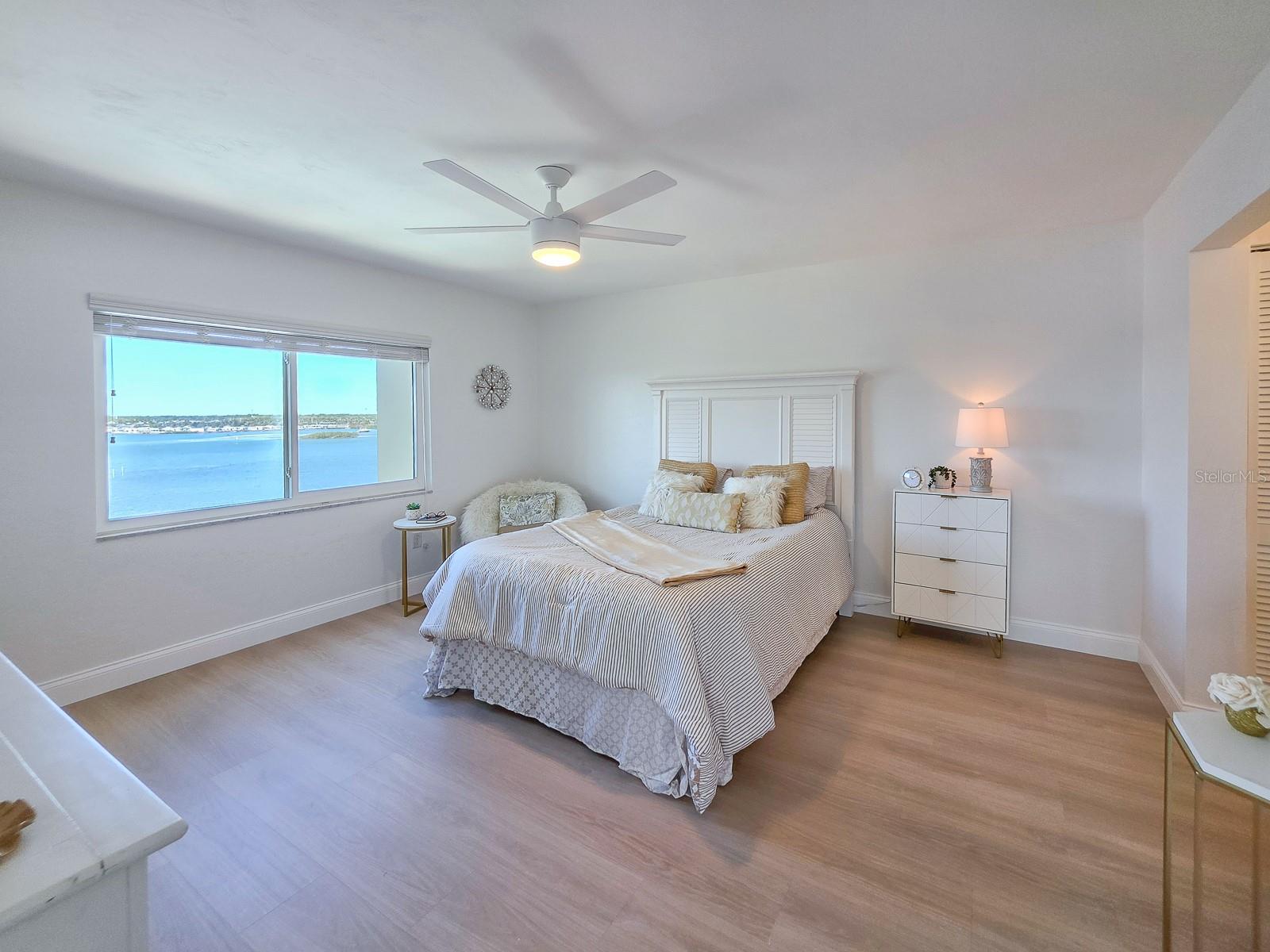 Image 18 of 57 For 3606 Peninsula Drive 614