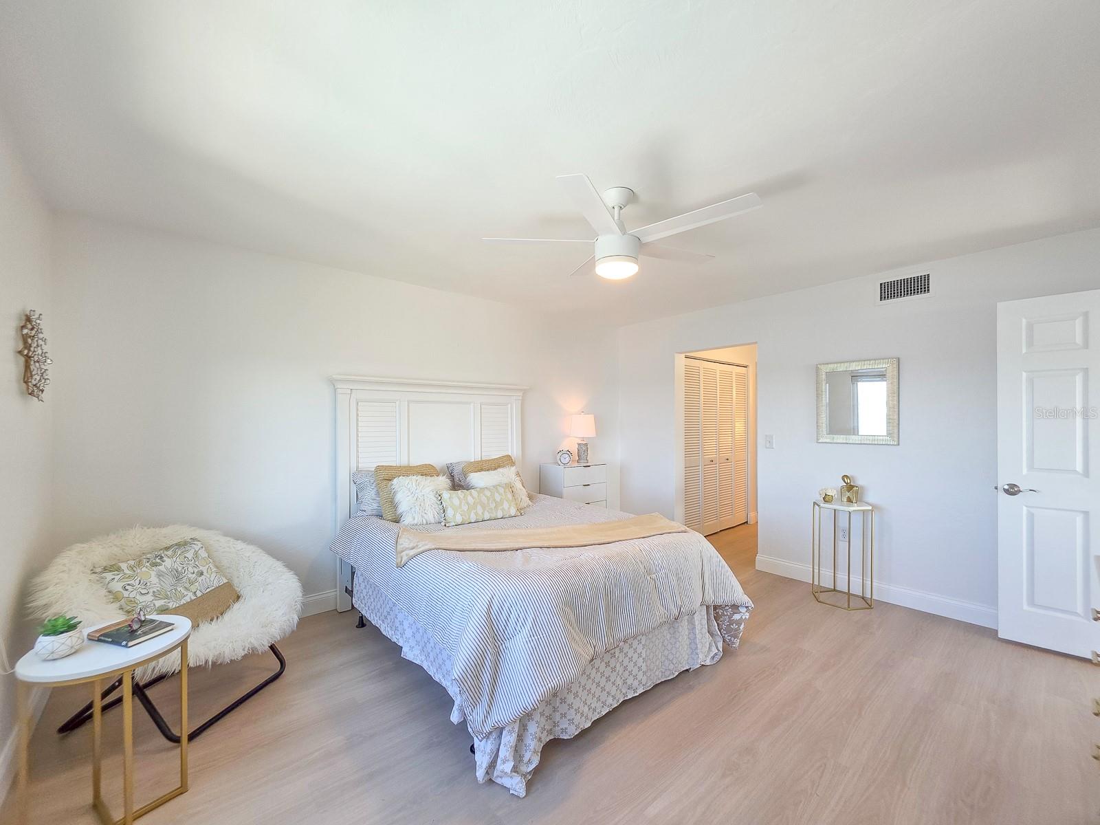 Image 19 of 57 For 3606 Peninsula Drive 614