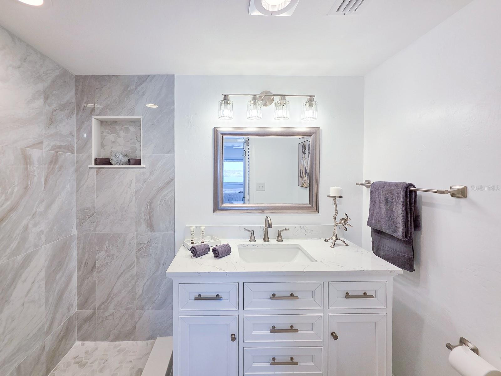 Image 24 of 57 For 3606 Peninsula Drive 614