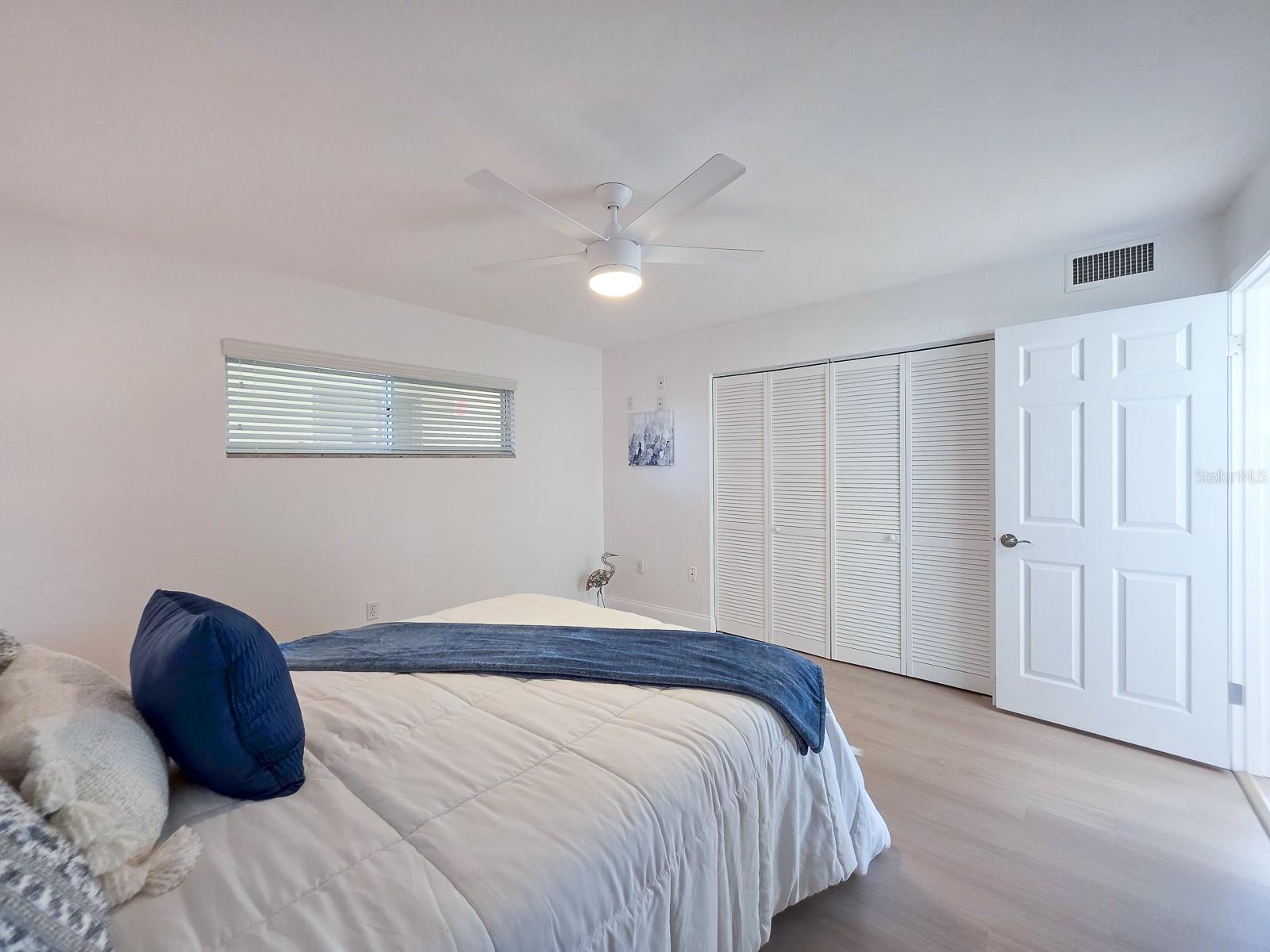 Image 26 of 57 For 3606 Peninsula Drive 614