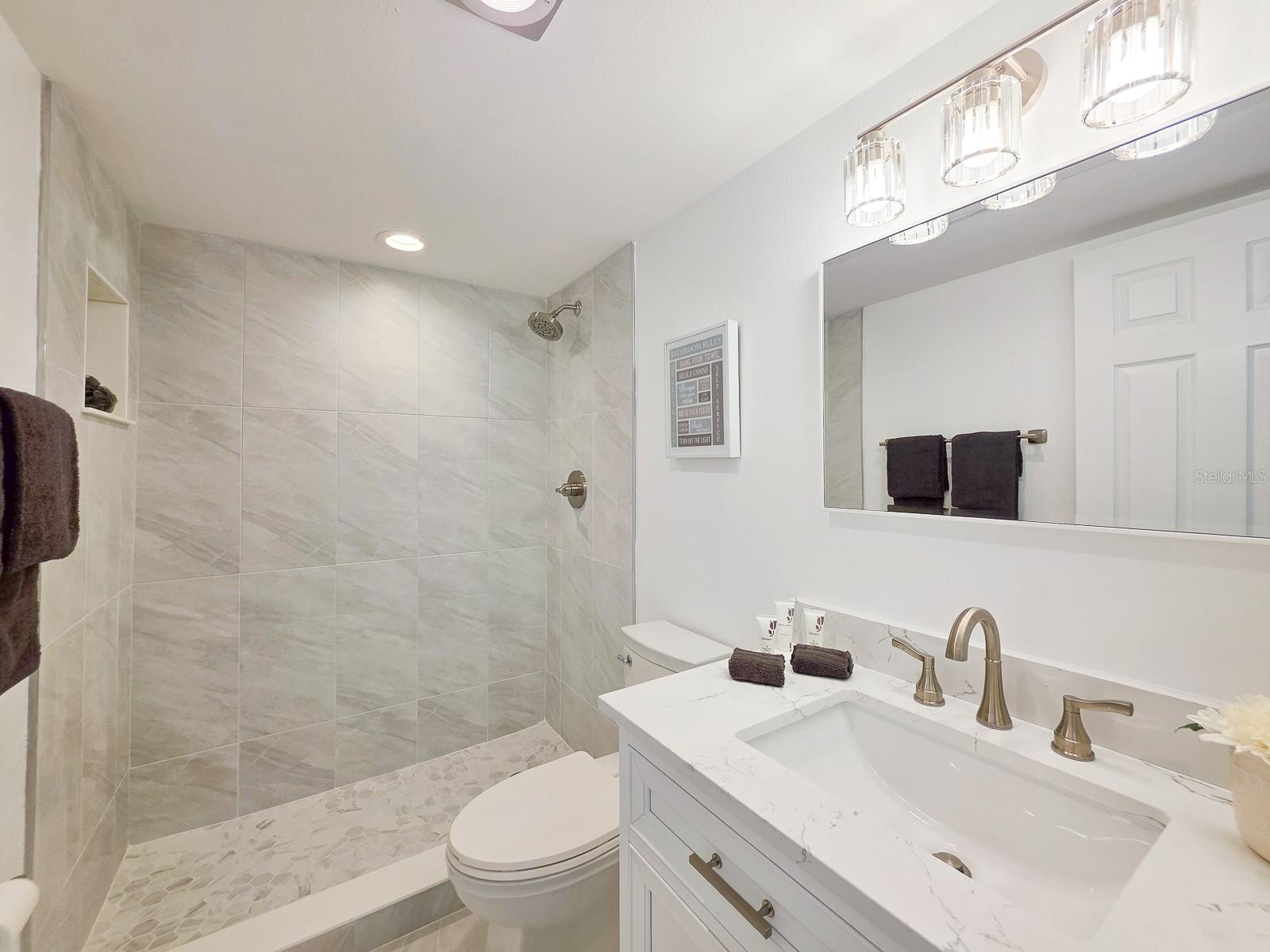 Image 27 of 57 For 3606 Peninsula Drive 614