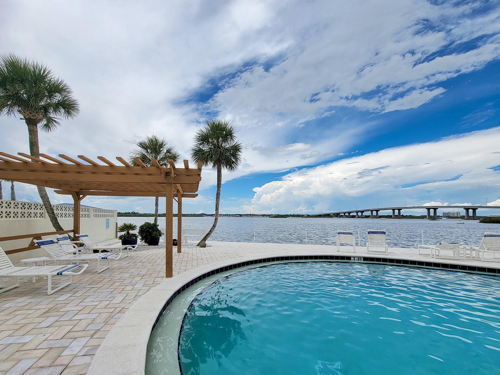 Image 36 of 57 For 3606 Peninsula Drive 614