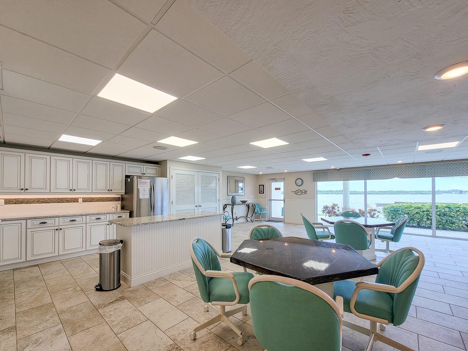 Image 43 of 57 For 3606 Peninsula Drive 614