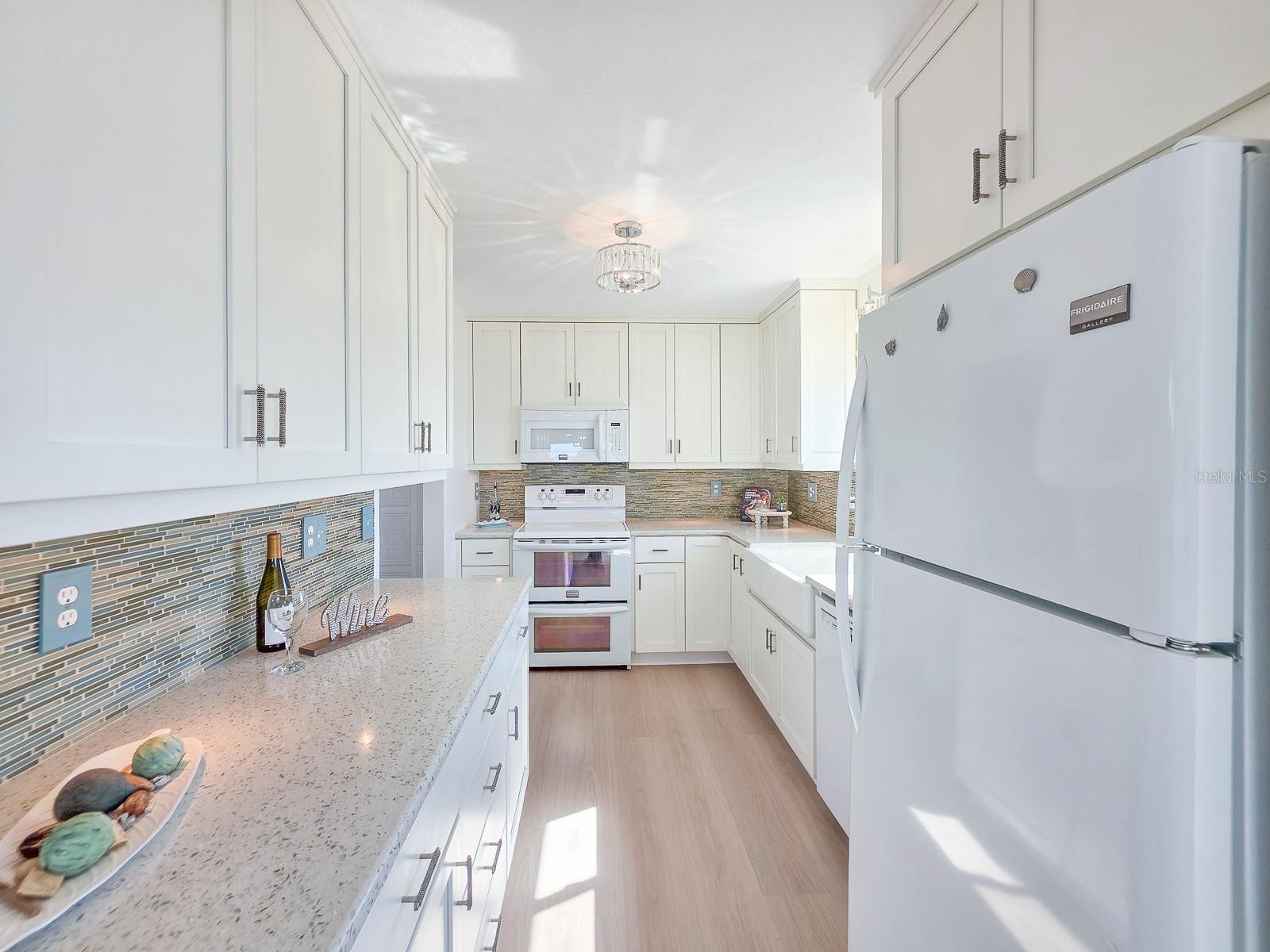 Image 5 of 57 For 3606 Peninsula Drive 614