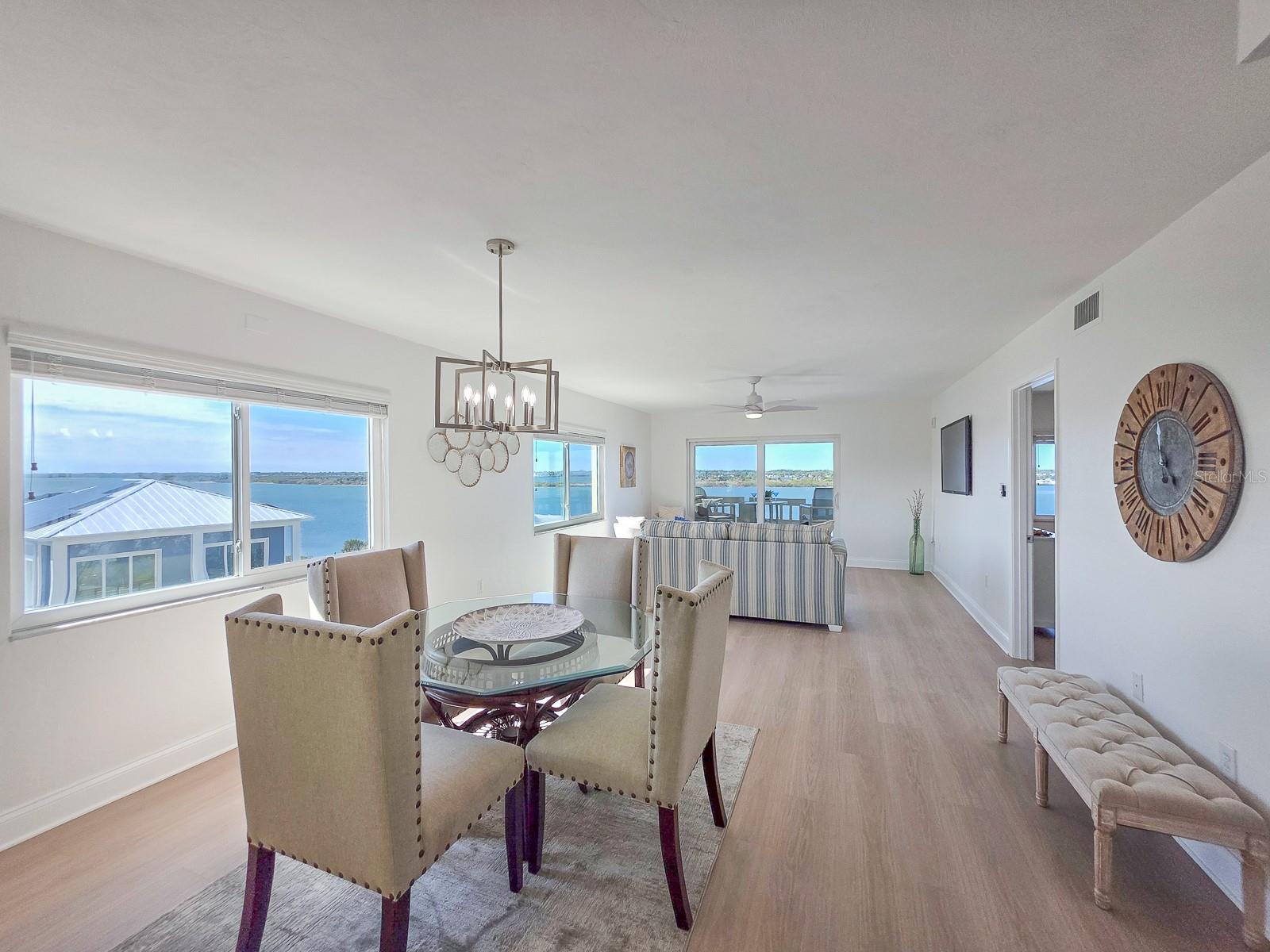 Image 8 of 57 For 3606 Peninsula Drive 614