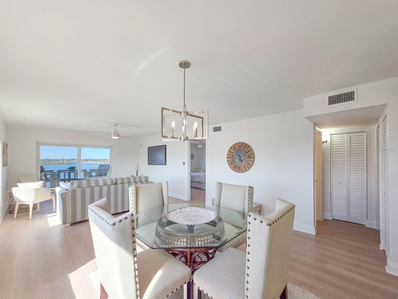 Image 9 of 57 For 3606 Peninsula Drive 614