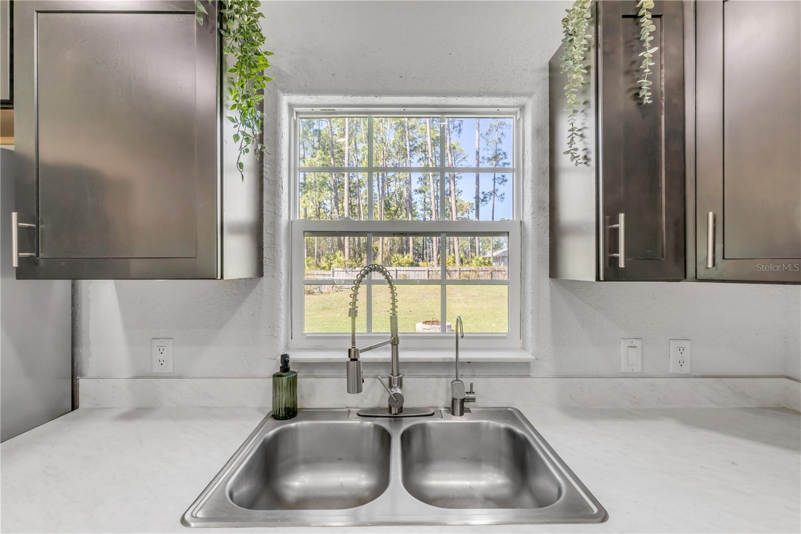 Image 13 of 45 For 1740 East Parkway