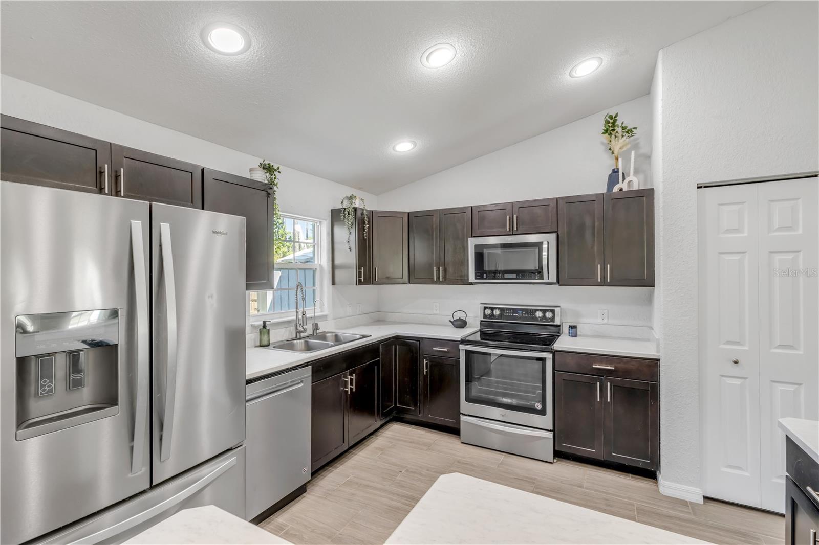 Image 14 of 45 For 1740 East Parkway