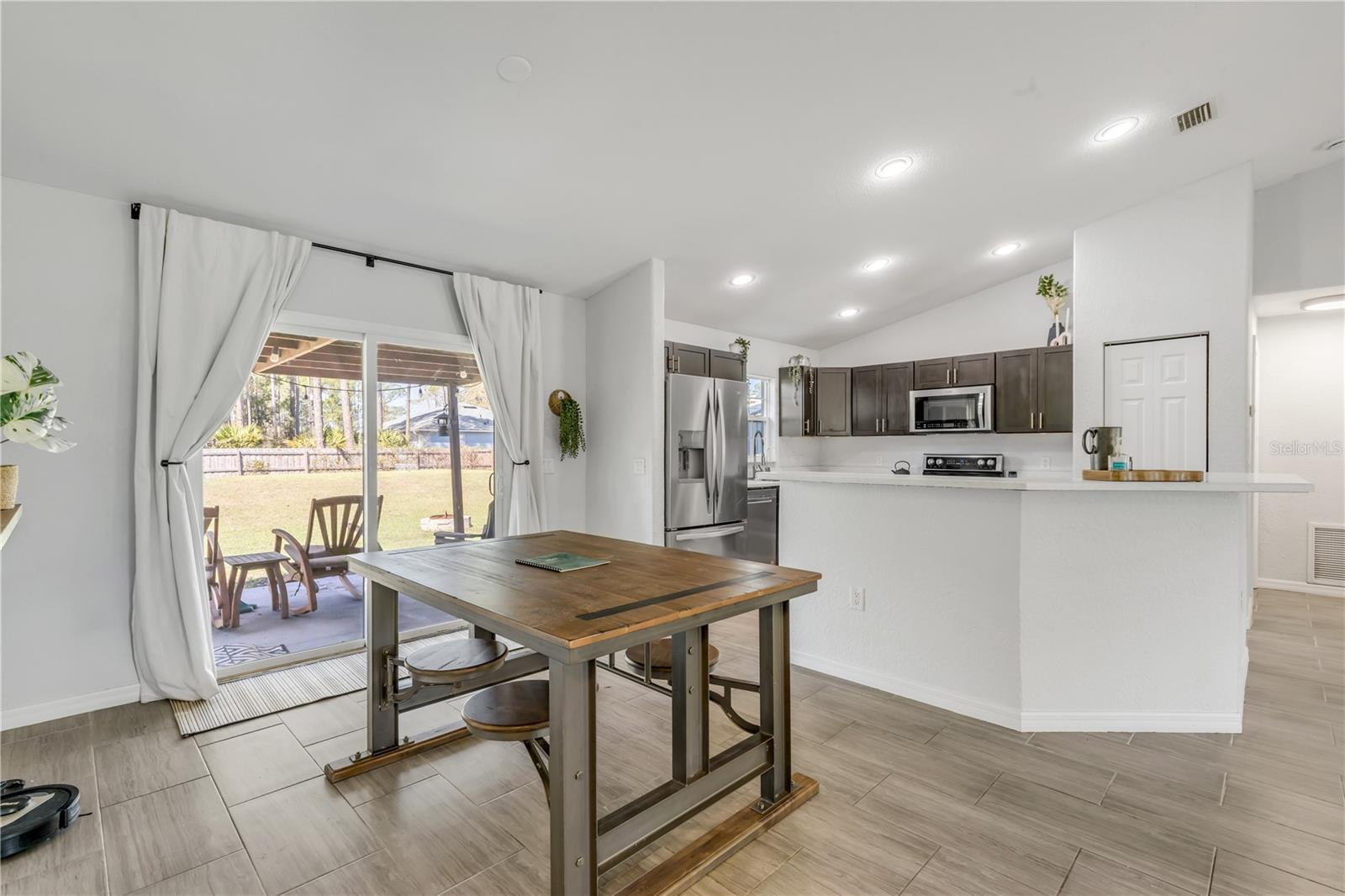 Image 15 of 45 For 1740 East Parkway