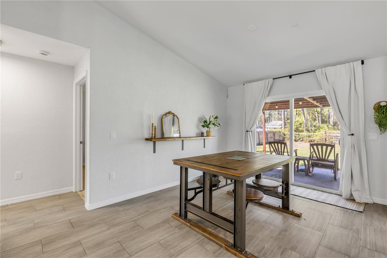 Image 16 of 45 For 1740 East Parkway