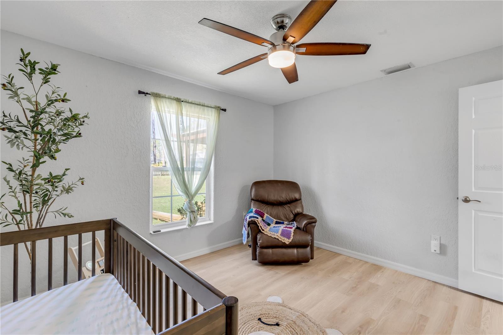 Image 23 of 45 For 1740 East Parkway