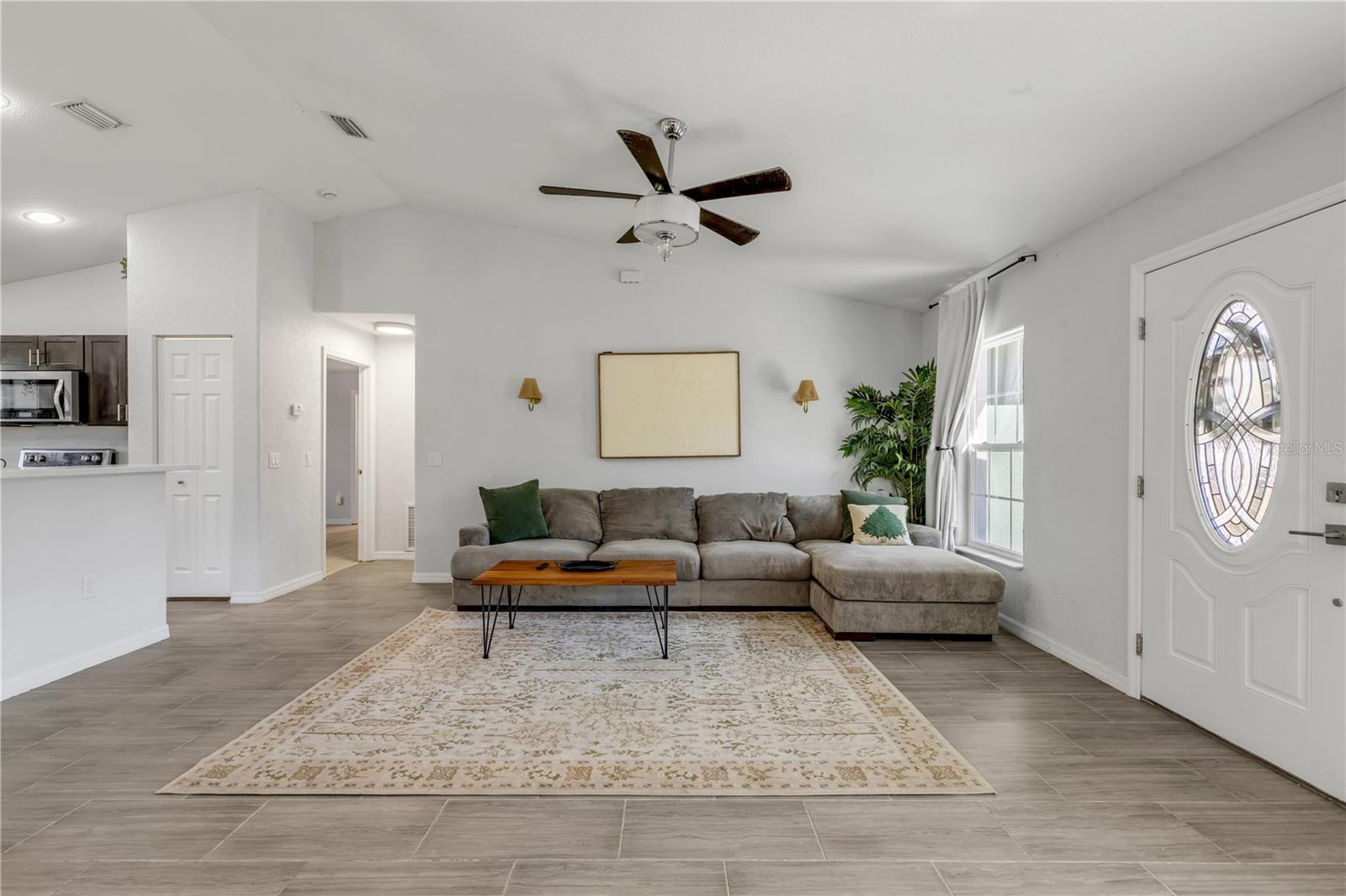 Image 4 of 45 For 1740 East Parkway