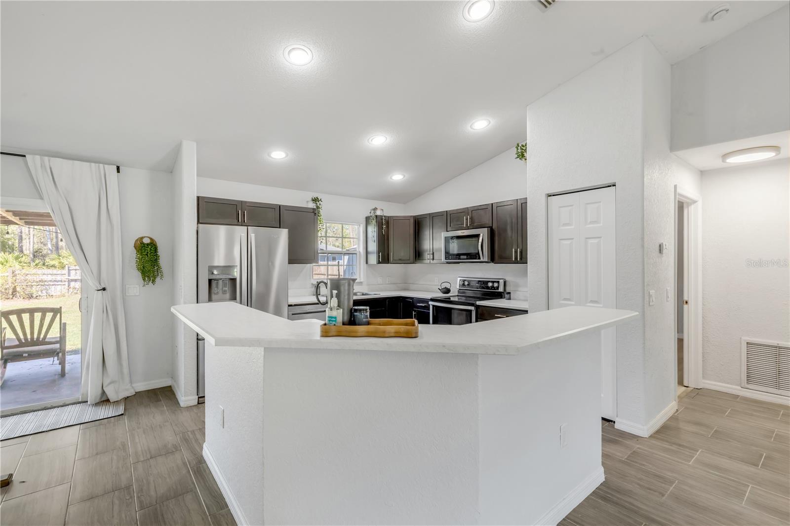 Image 8 of 45 For 1740 East Parkway