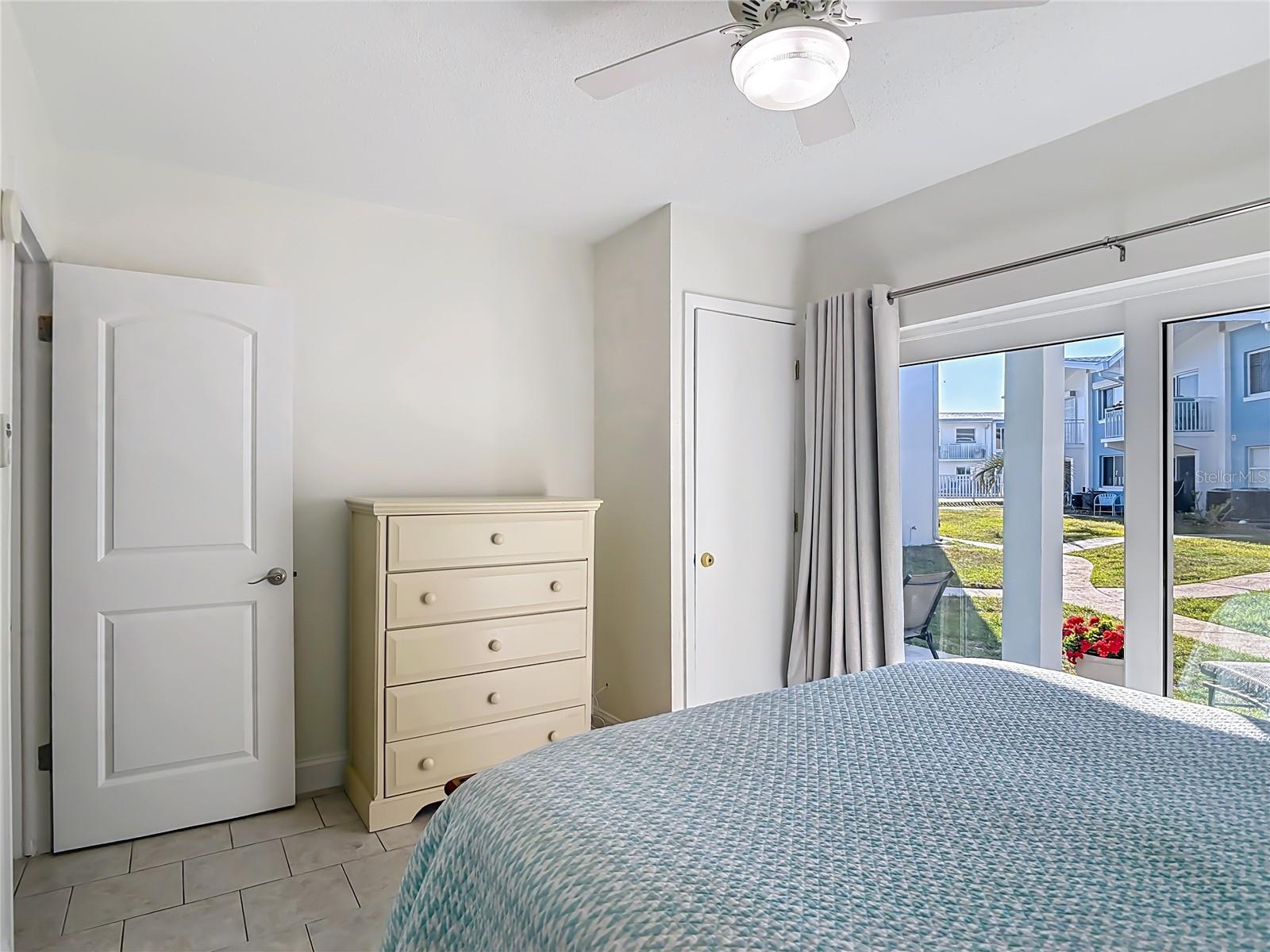 Image 17 of 41 For 547 Atlantic Avenue 23