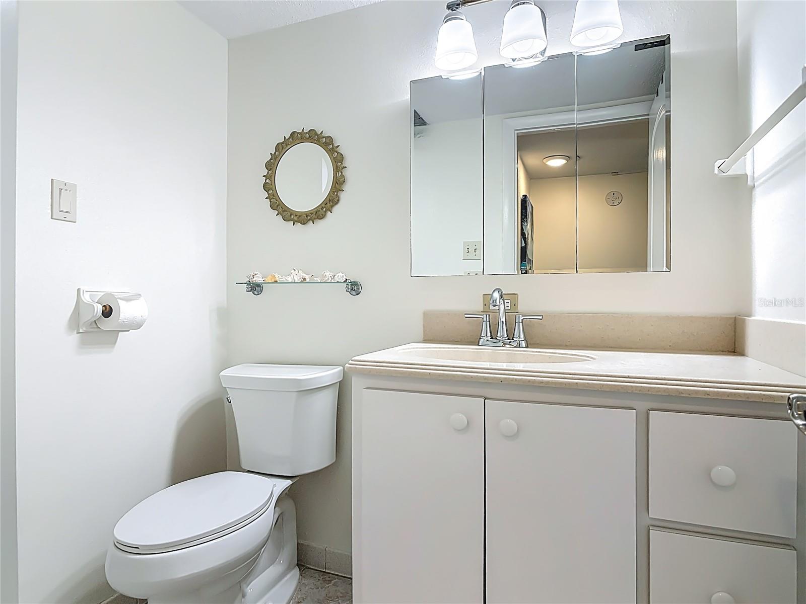 Image 19 of 41 For 547 Atlantic Avenue 23