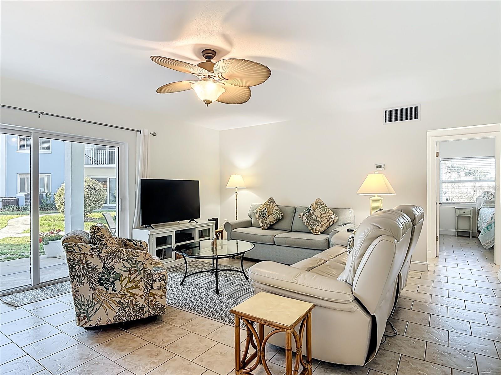 Image 6 of 41 For 547 Atlantic Avenue 23