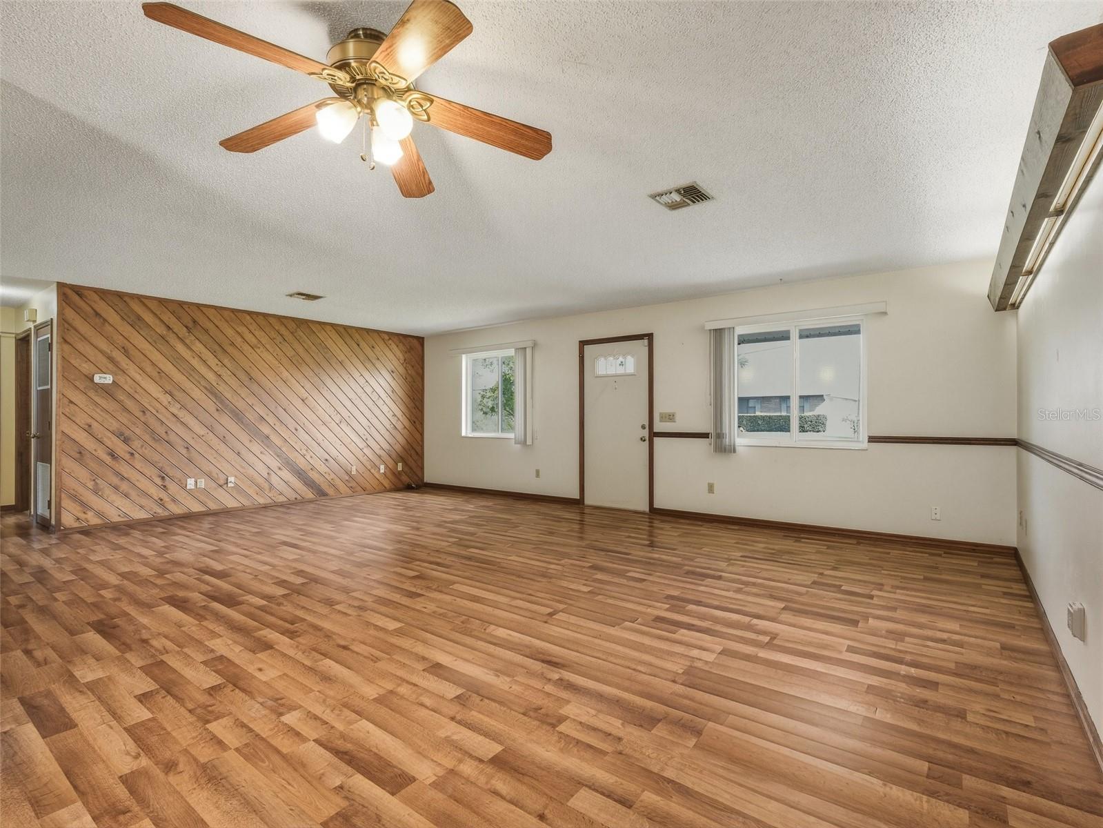 Image 10 of 38 For 1214 Victory Palm Drive