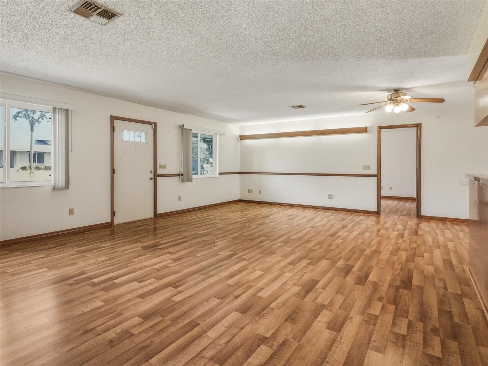 Image 11 of 38 For 1214 Victory Palm Drive