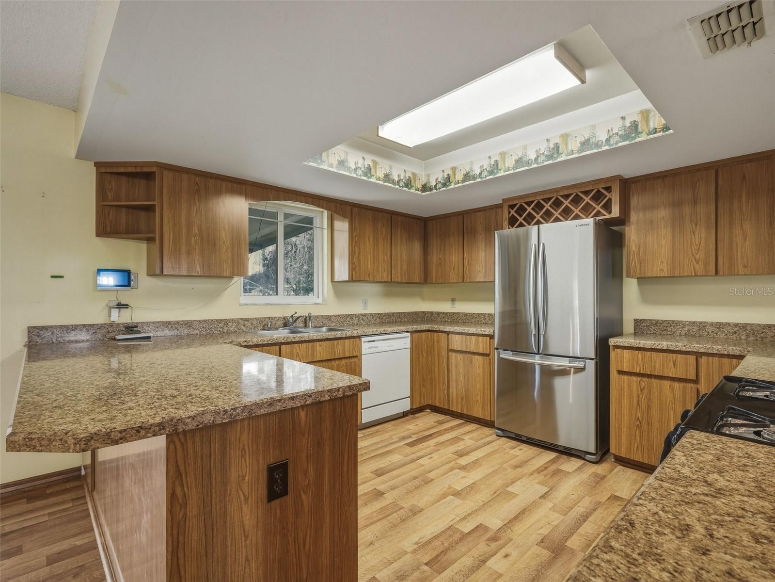 Image 15 of 38 For 1214 Victory Palm Drive