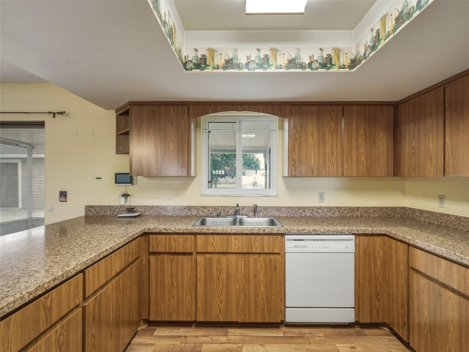 Image 16 of 38 For 1214 Victory Palm Drive