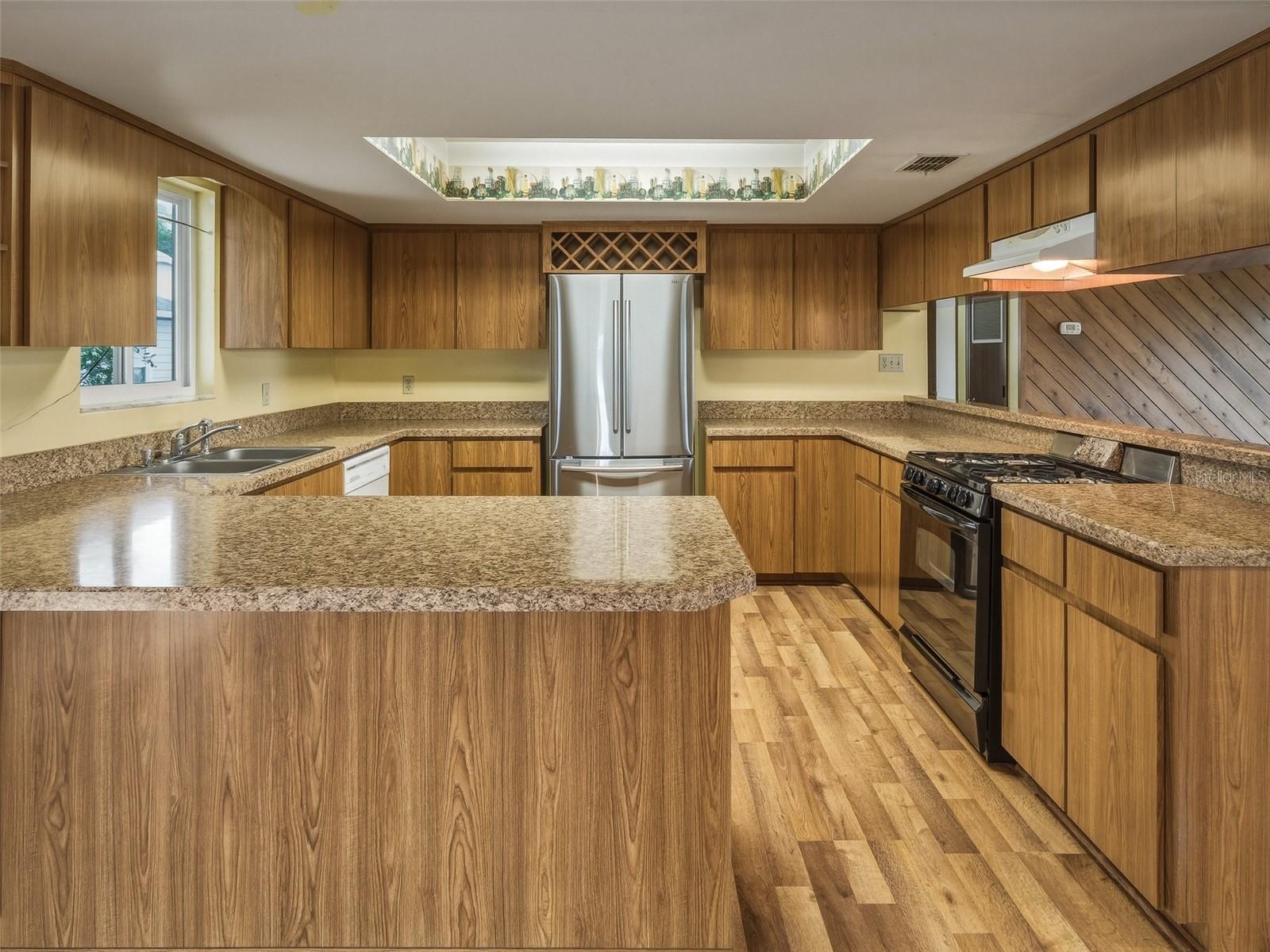 Image 18 of 38 For 1214 Victory Palm Drive