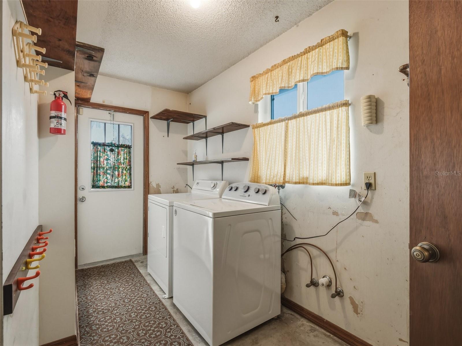 Image 19 of 38 For 1214 Victory Palm Drive