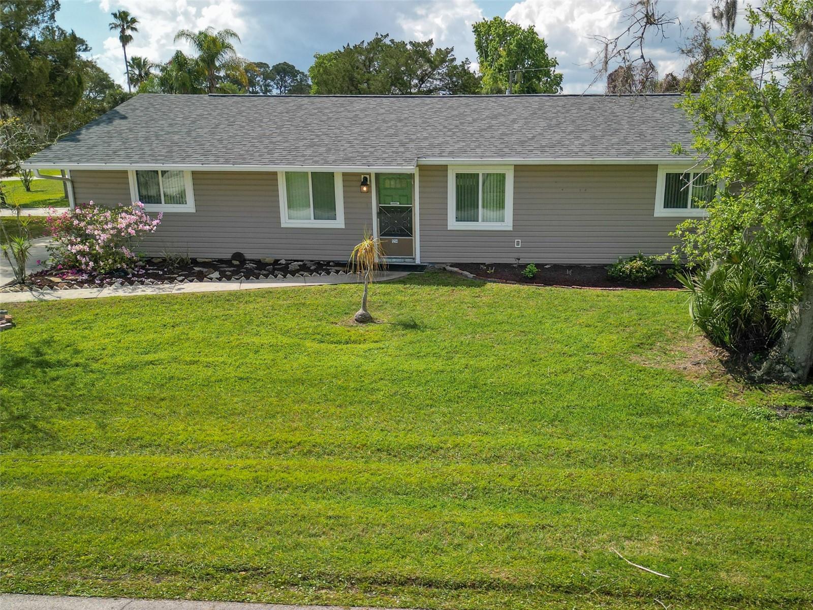 Image 32 of 38 For 1214 Victory Palm Drive