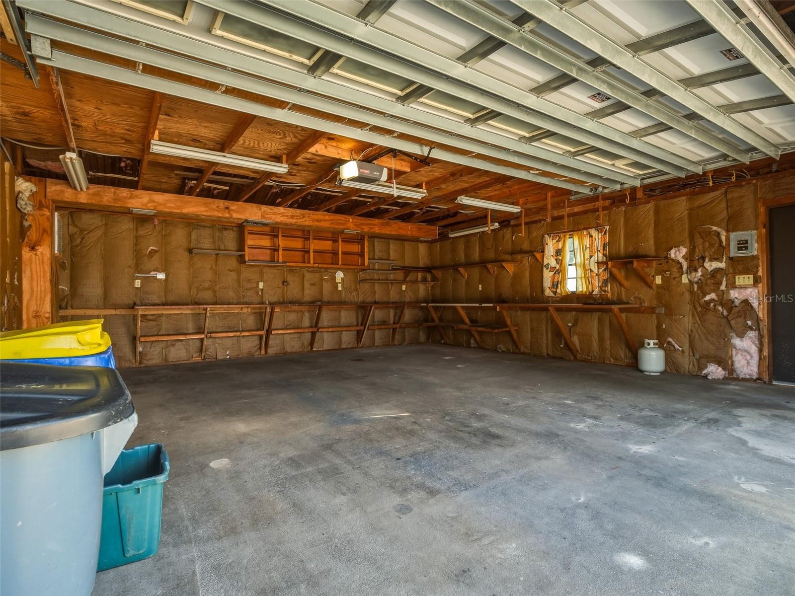 Image 34 of 38 For 1214 Victory Palm Drive