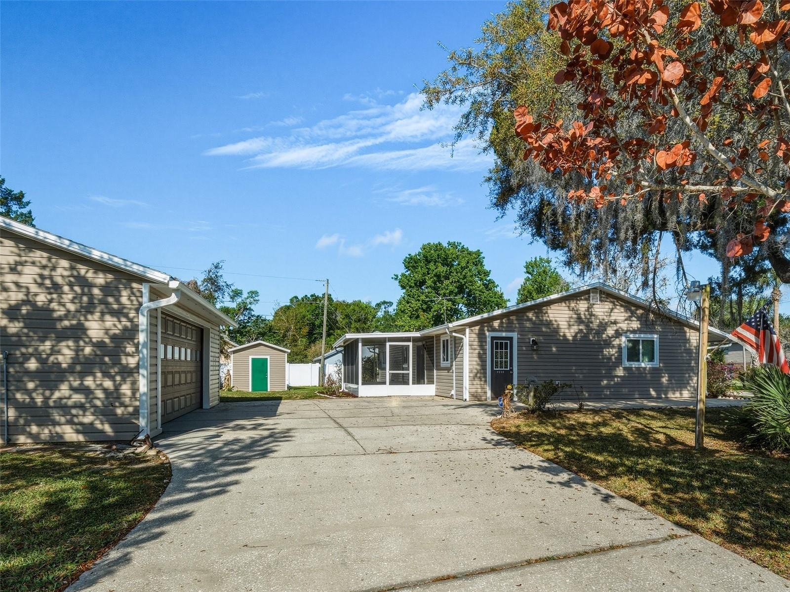 Image 36 of 38 For 1214 Victory Palm Drive