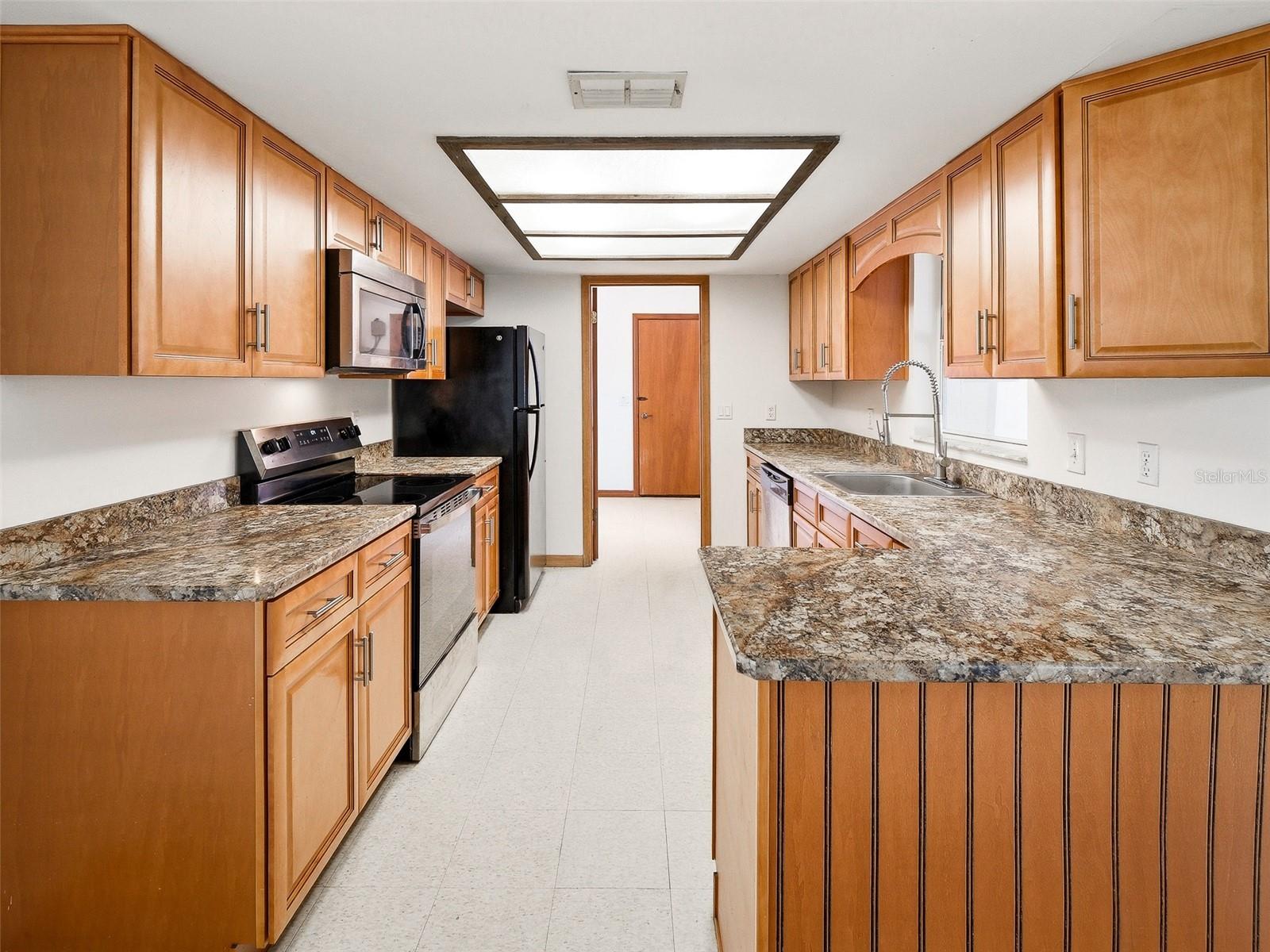 Image 13 of 33 For 3303 Orange Tree Drive