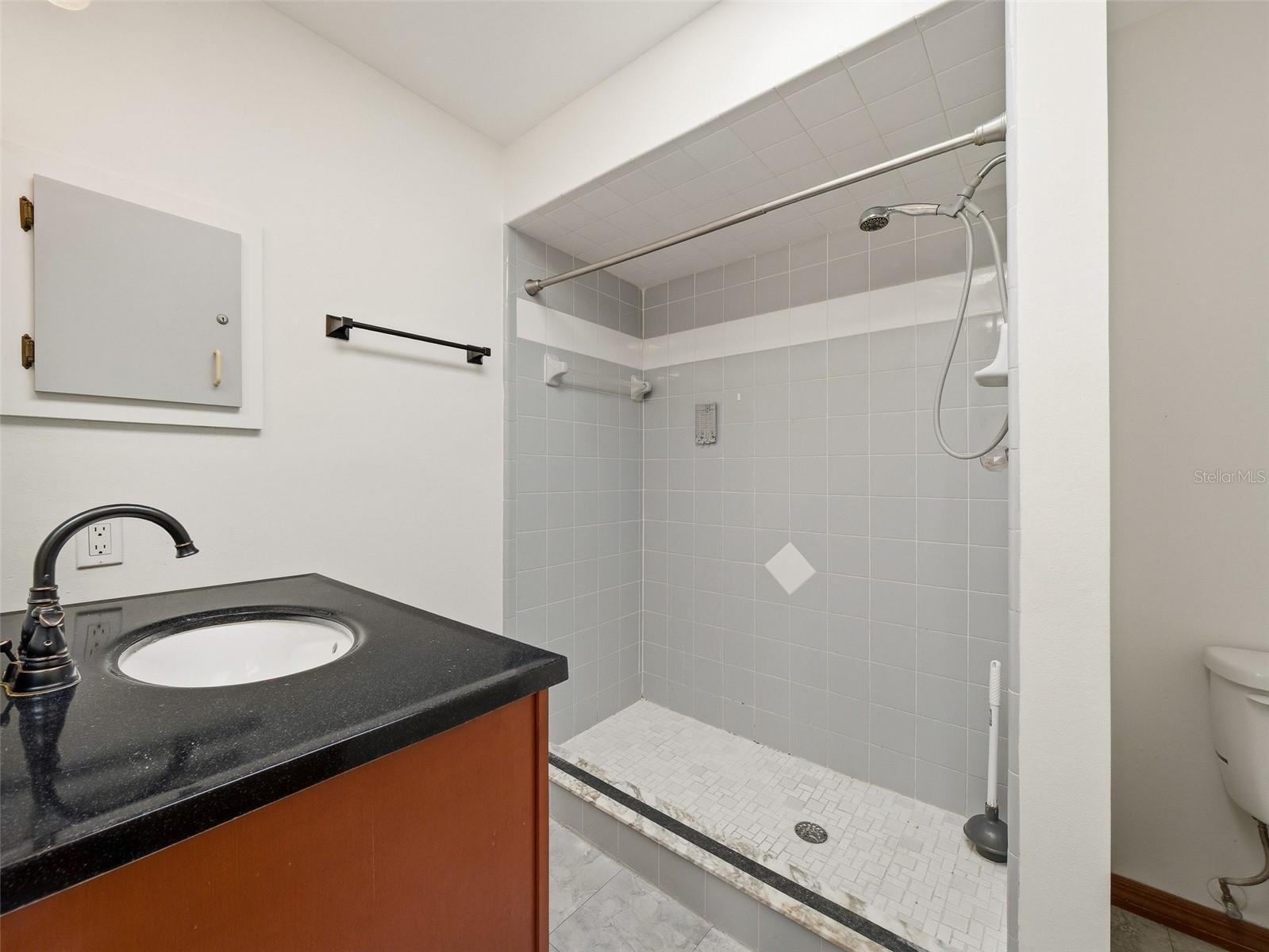 Image 22 of 33 For 3303 Orange Tree Drive