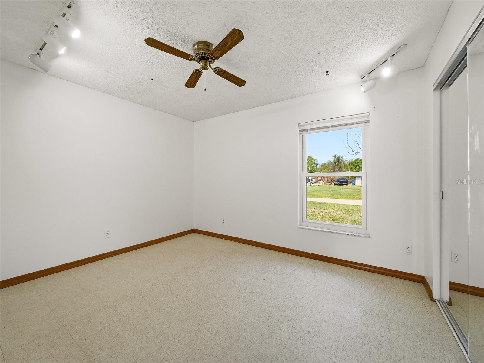 Image 24 of 33 For 3303 Orange Tree Drive